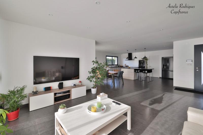 Maison - 138 m² - 6 pièces