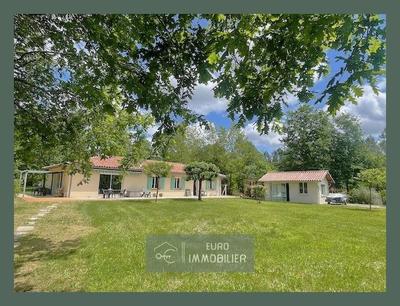 Maison - 97 m² - 5 pièces