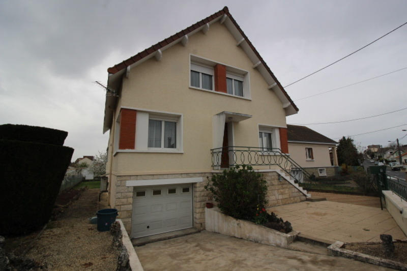 Maison - 149 m² - 8 pièces