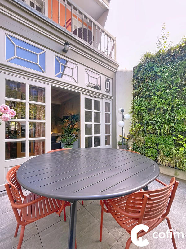 Appartement - 240 m² - 6 pièces