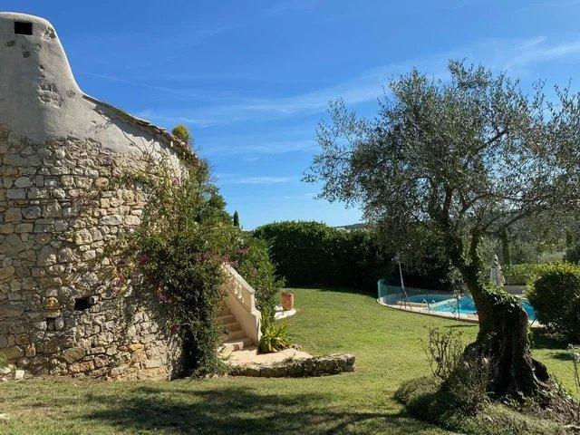 Maison - 350 m² - 8 pièces