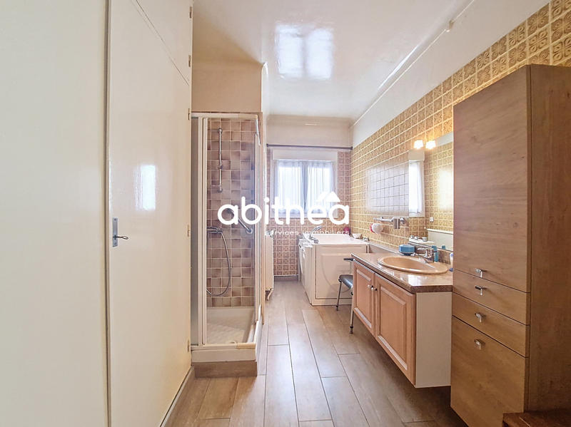 Maison - 170 m² - 8 pièces