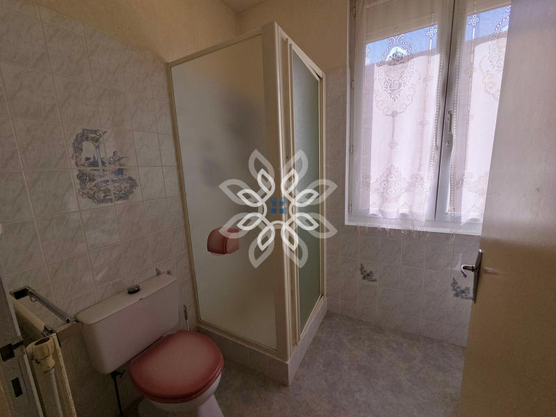 Propriété - 160 m² - 9 pièces