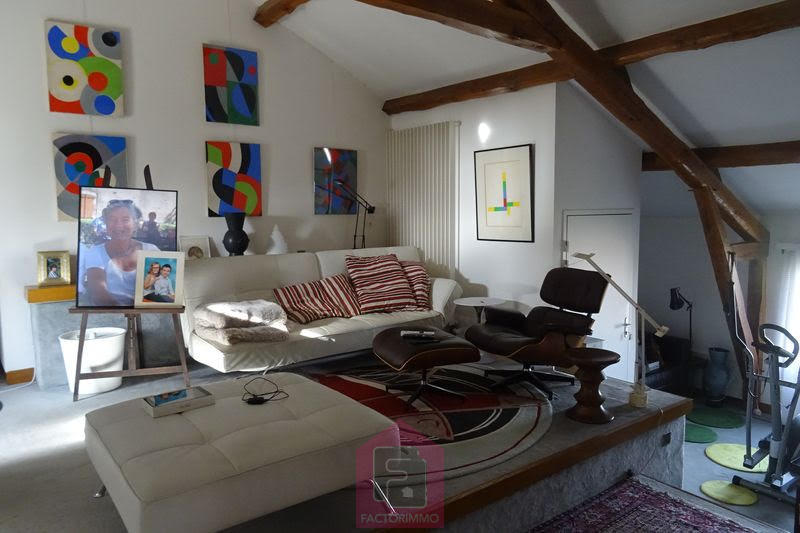 Propriété - 310 m² - 9 pièces