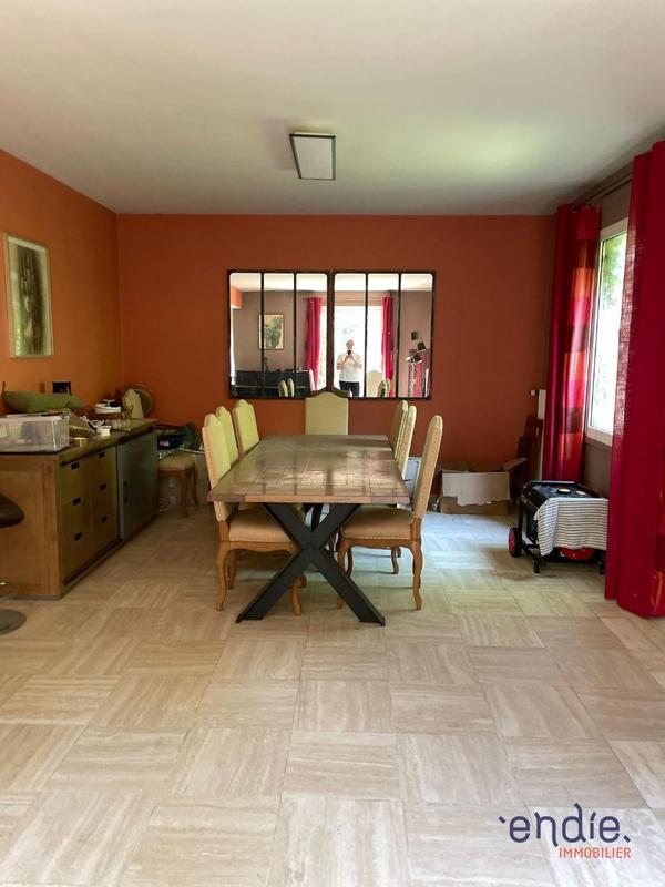 Maison - 230 m² - 8 pièces