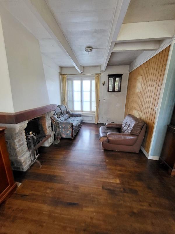 Maison - 92 m² - 9 pièces