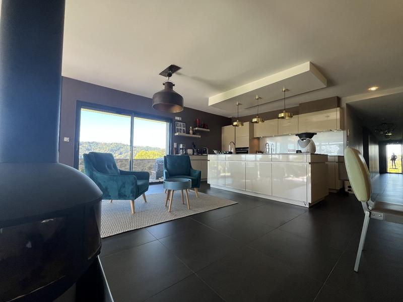 Maison - 194 m² - 5 pièces