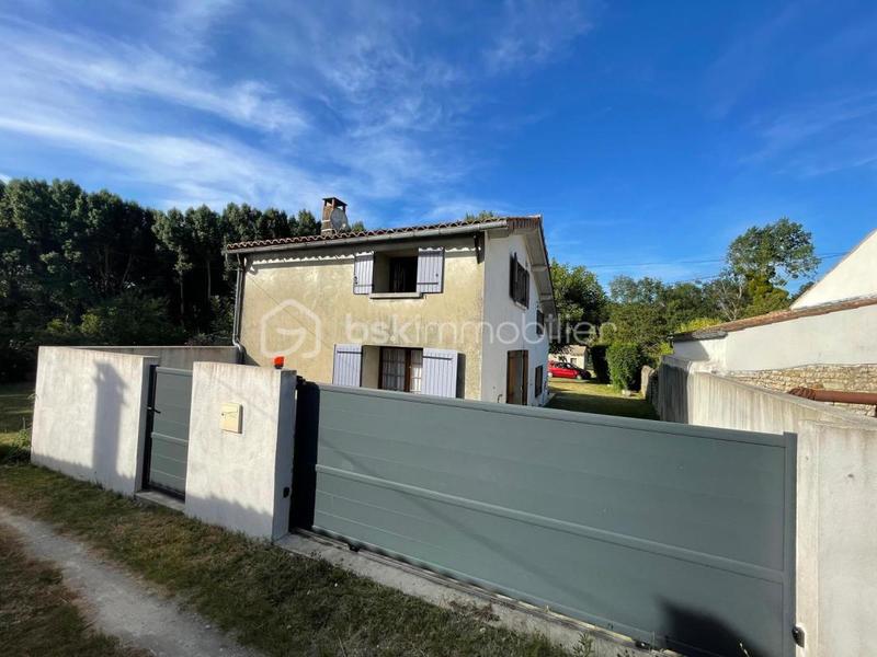 Maison en pierre - 106 m² - 4 pièces