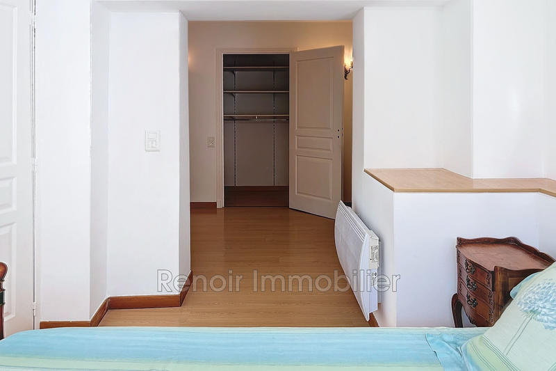 Maison - 240 m² - 8 pièces