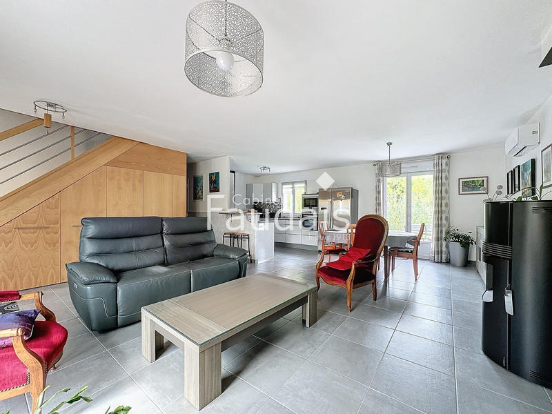 Maison - 141 m² - 7 pièces