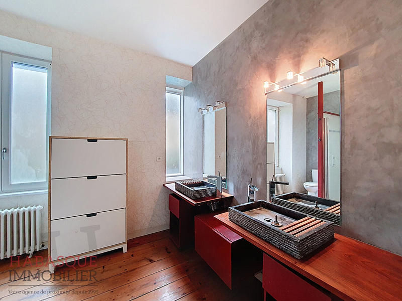 Appartement - 169 m² - 5 pièces