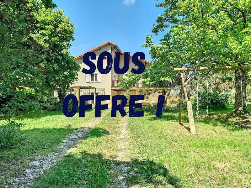 Maison - 330 m² - 9 pièces