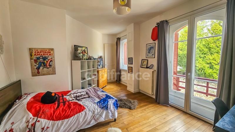 Maison de maîtres - 225 m² - 10 pièces