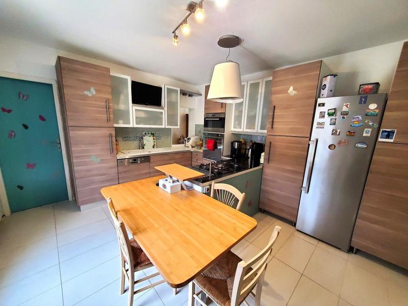 Maison - 236 m² - 10 pièces