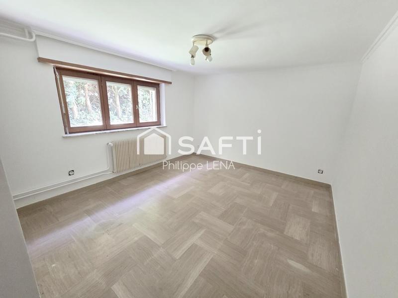 Maison - 192 m² - 9 pièces