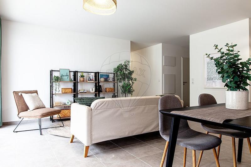 Appartement - 96 m² - 5 pièces