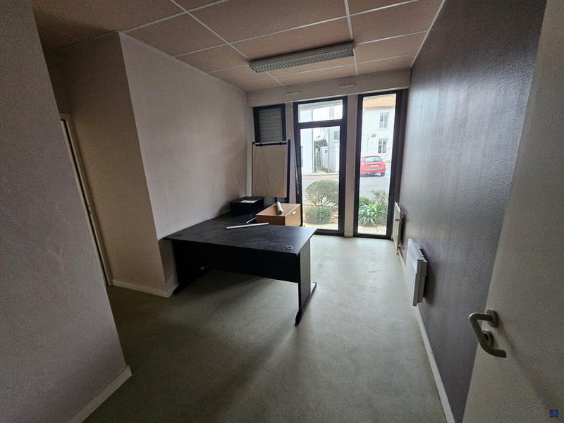 Local commercial - 138 m² - 10 pièces