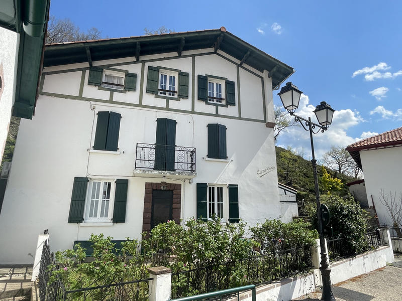 Maison - 162 m² - 6 pièces