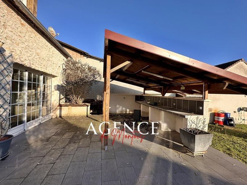 Maison - 251 m² - 5 pièces