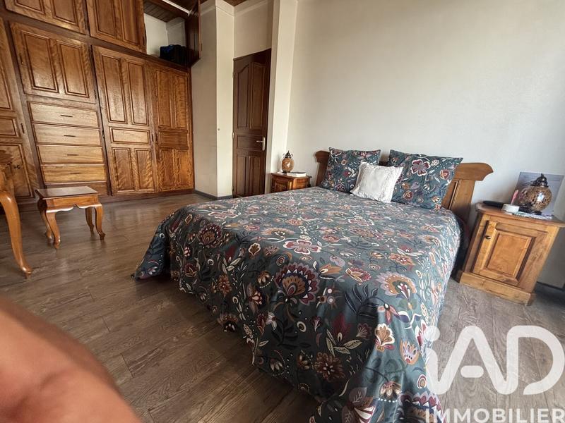 Maison - 369 m² - 13 pièces