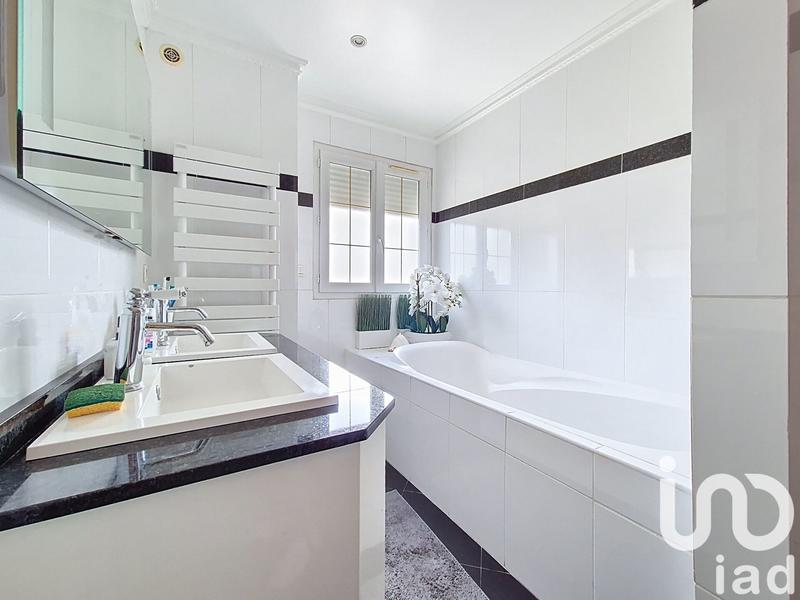 Maison - 210 m² - 7 pièces