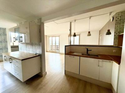 Appartement - 120 m² - 5 pièces