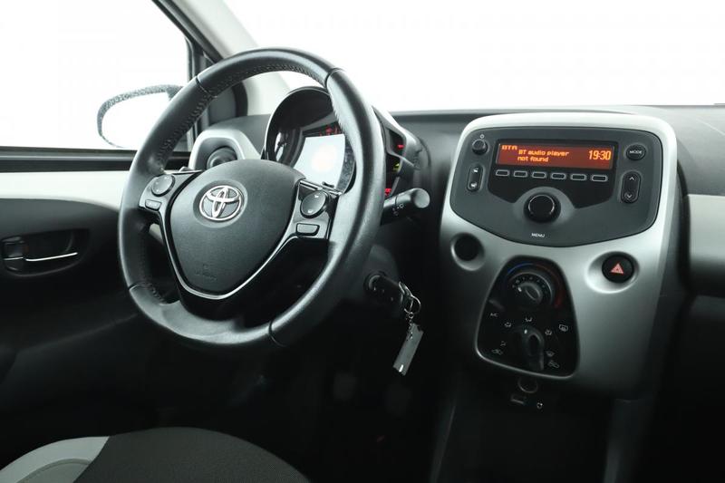 Toyota Aygo 1.0 Vvt-i X-Play 5p 69 ch