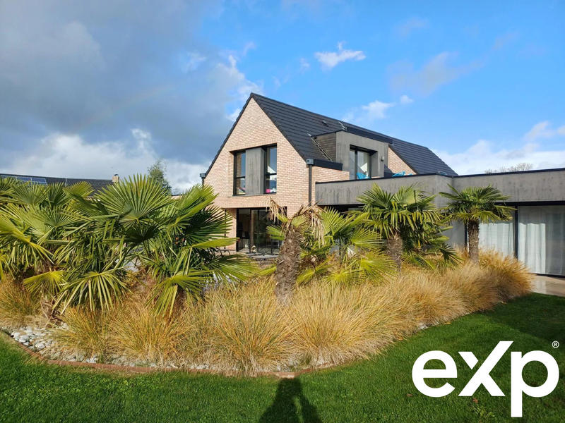 Maison - 250 m² - 6 pièces