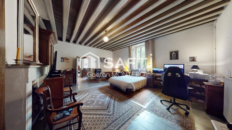 Maison - 260 m² - 8 pièces