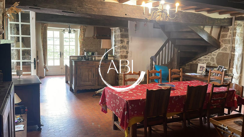 Maison ancienne - 258 m² - 9 pièces