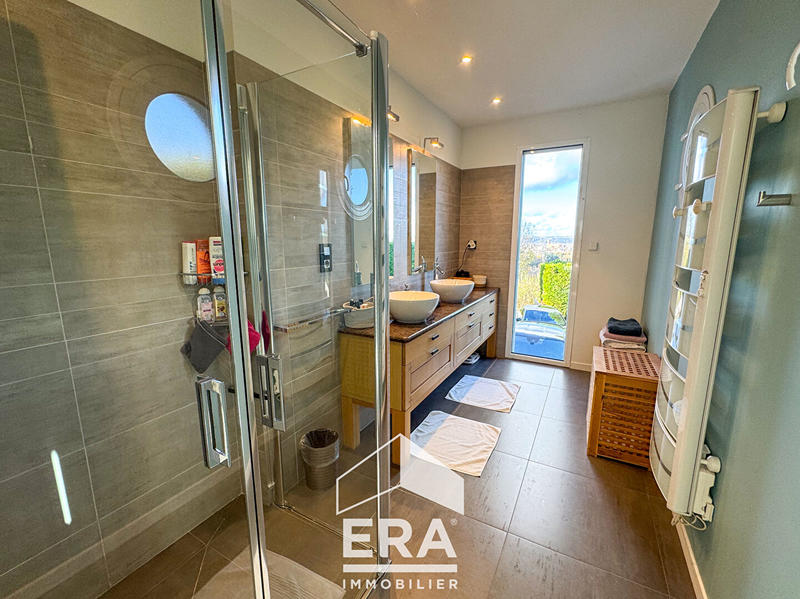 Maison - 196 m² - 5 pièces