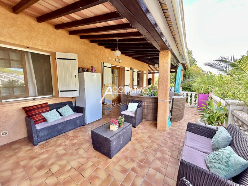 Maison - 212 m² - 7 pièces