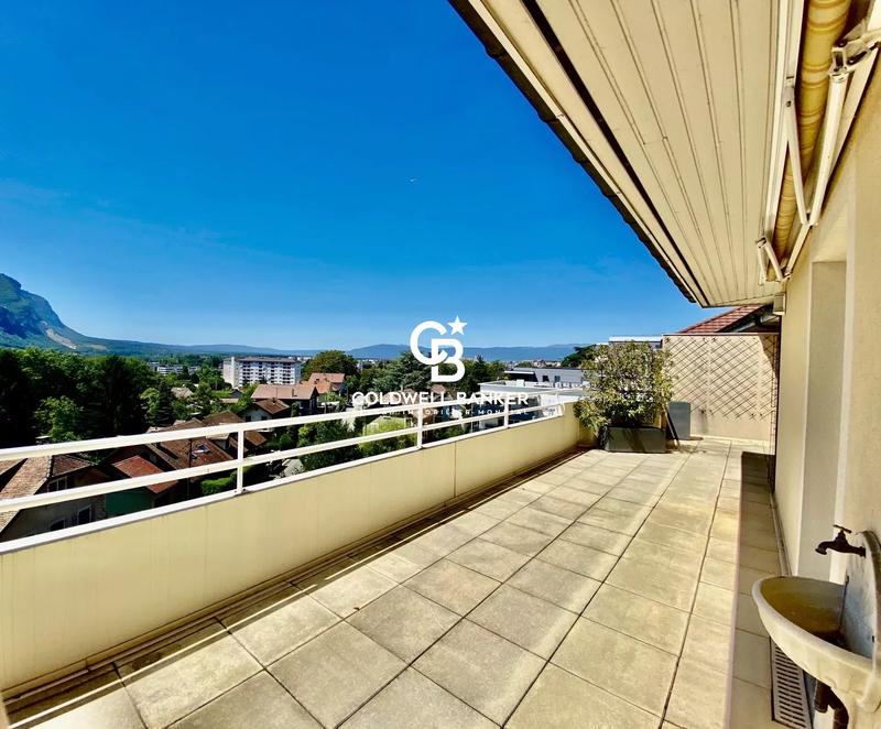 Appartement - 177 m² - 5 pièces