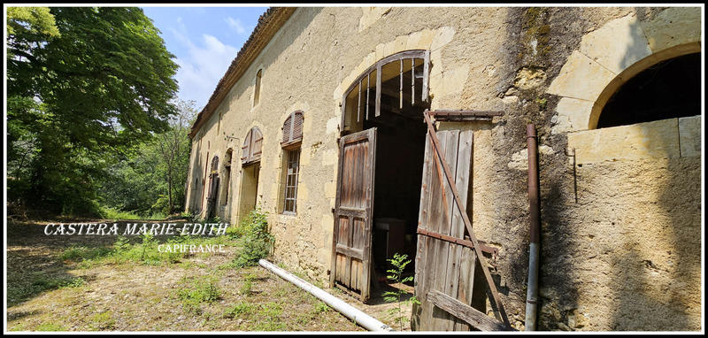 Propriété - 860 m² - 19 pièces