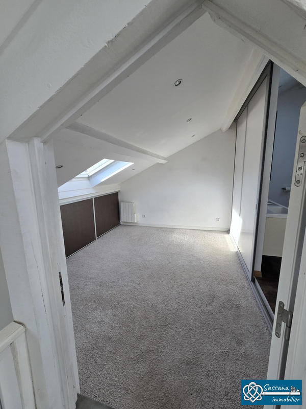 Local commercial - 336 m² - 9 pièces