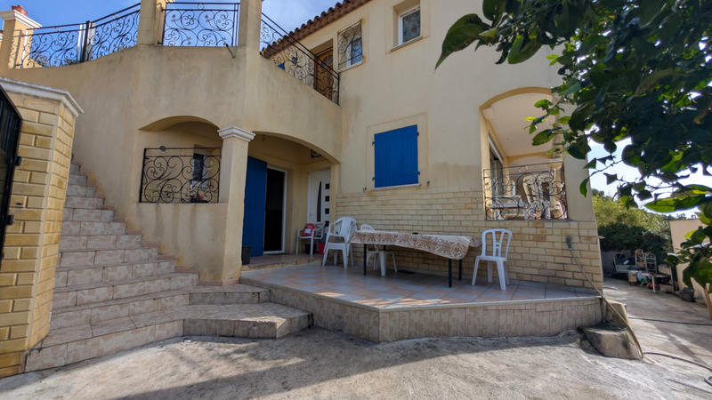 Maison - 260 m² - 15 pièces