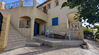 Maison - 260 m² - 15 pièces