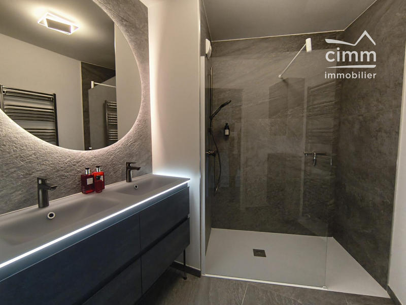 Appartement - 100 m² - 4 pièces