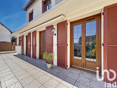 Maison - 97 m² - 5 pièces