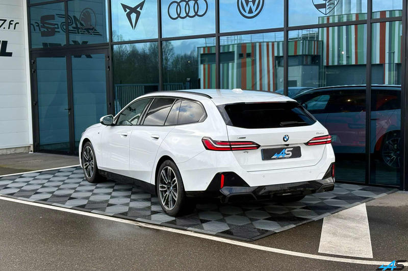 Bmw Série 5 Touring 520d Xdrive m-Sport 197ch Dkg Hk Attelage Caméra