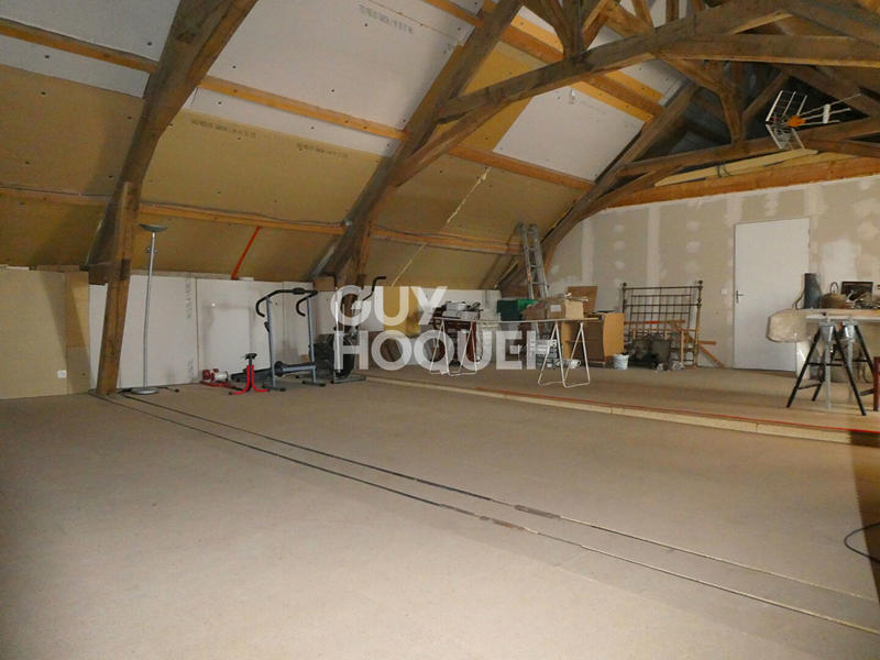 Maison - 214 m² - 6 pièces