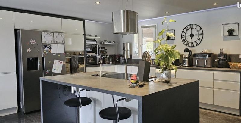 Maison - 130 m² - 1 pièce