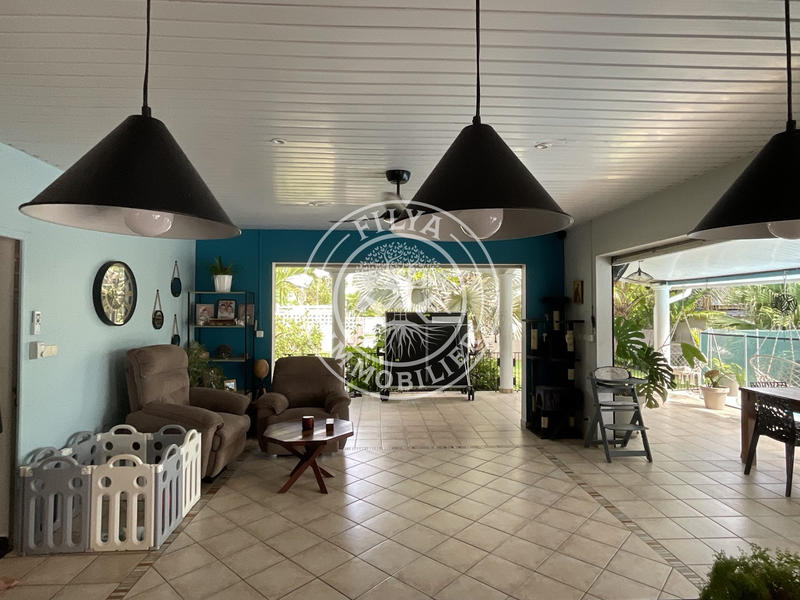 Maison - 146 m² - 6 pièces