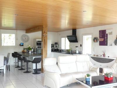 Maison - 177 m² - 5 pièces