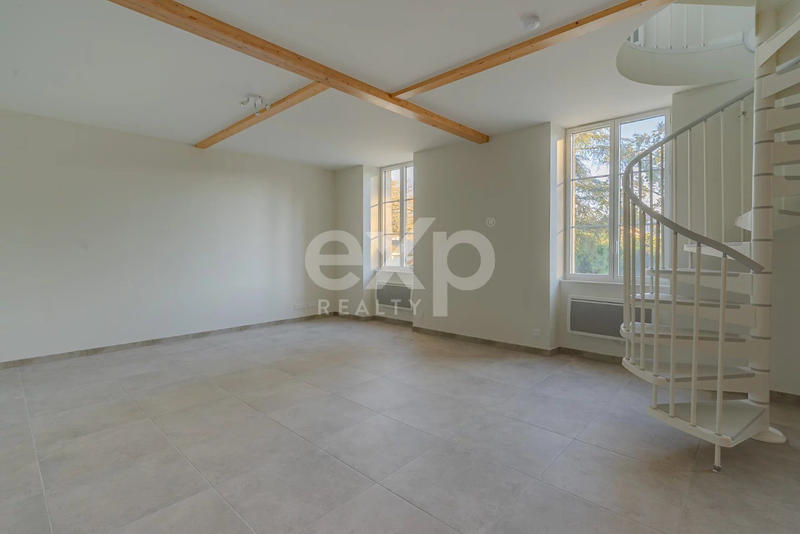 Appartement - 90 m² - 4 pièces