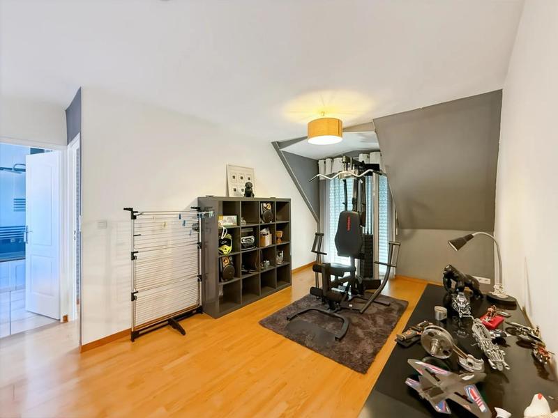 Maison - 140 m² - 8 pièces