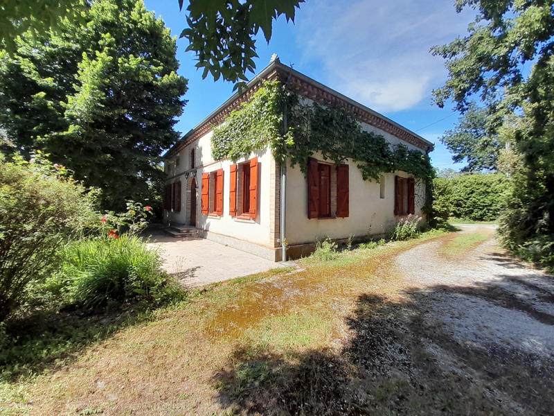 Maison - 220 m² - 6 pièces