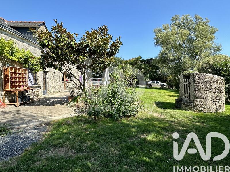 Maison - 243 m² - 7 pièces