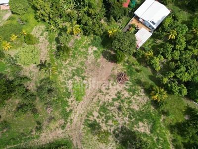 Terrain constructible - 1 060 m²