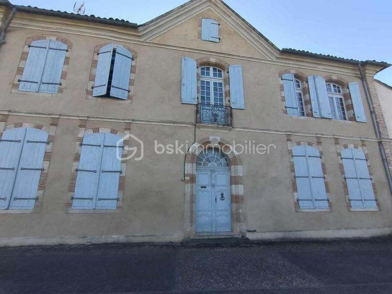 Demeure - 488 m² - 8 pièces